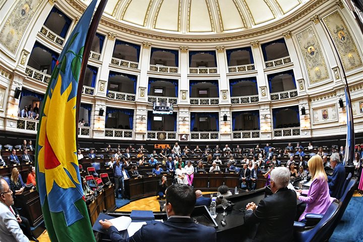 Verónica Magario dio inicio a la Asamblea Legislativa y se aprobó un cuarto intermedio 